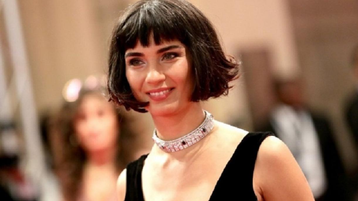 Turkish actress Tuba Büyüküstün  popular at Dubai Film Festival
